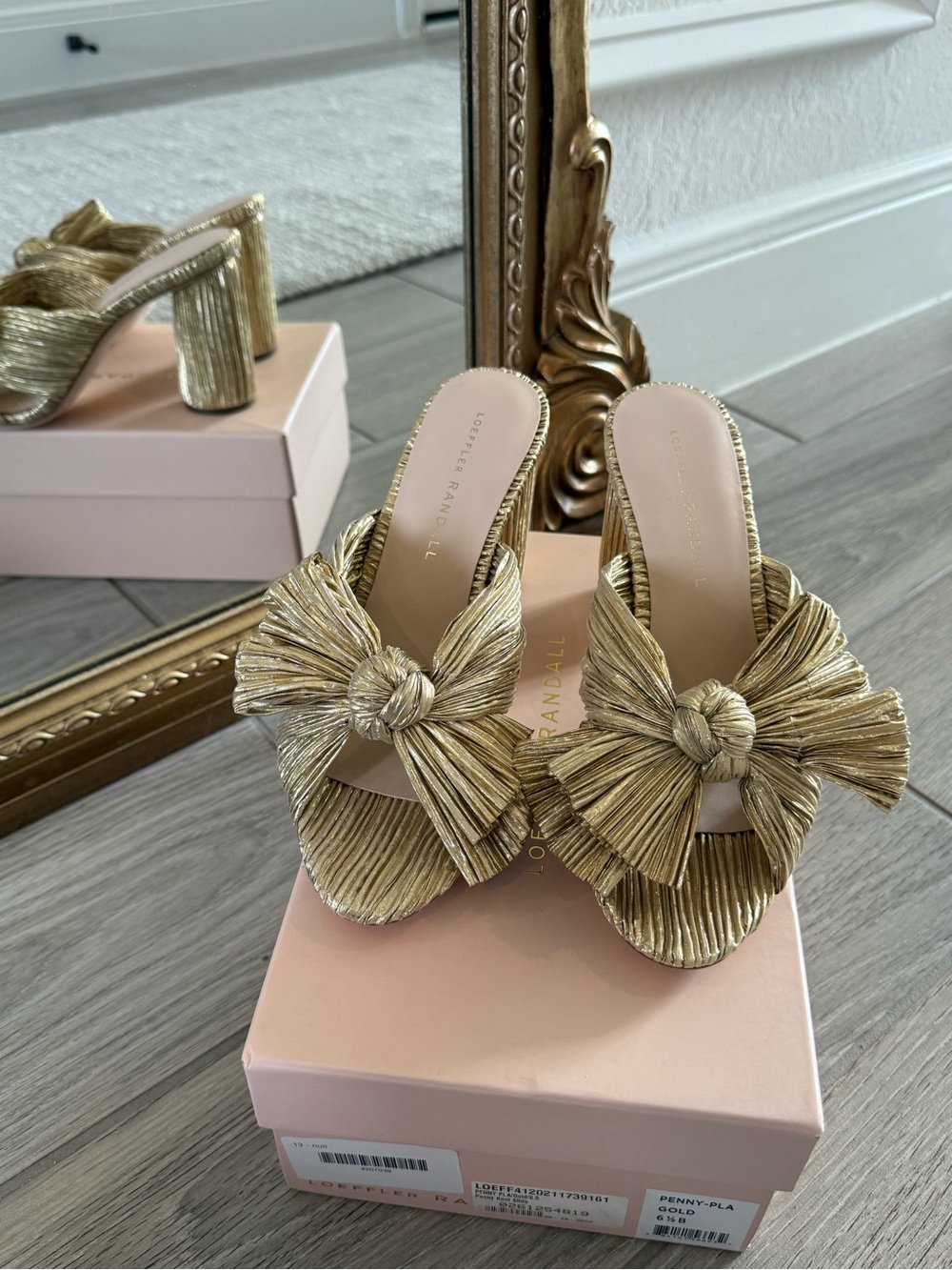 New in Box Loeffler Randall Penny Bow Metallic Gold Pleated Dress Sandals 6.5 - Picture 3 of 11